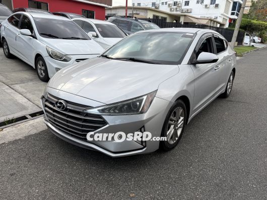 Hyundai Elantra Carros en venta