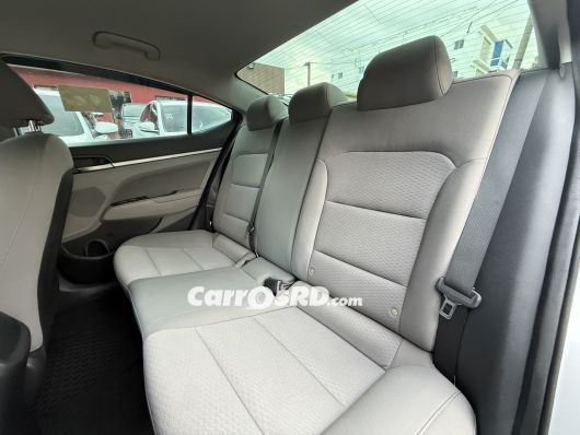 Hyundai Elantra Carros en venta