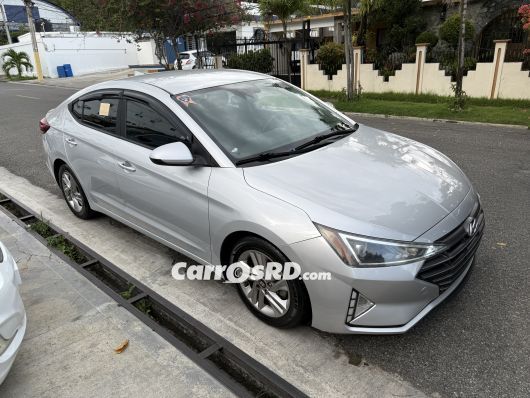 Hyundai Elantra Carros en venta