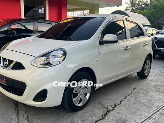Nissan March Hatchback en venta