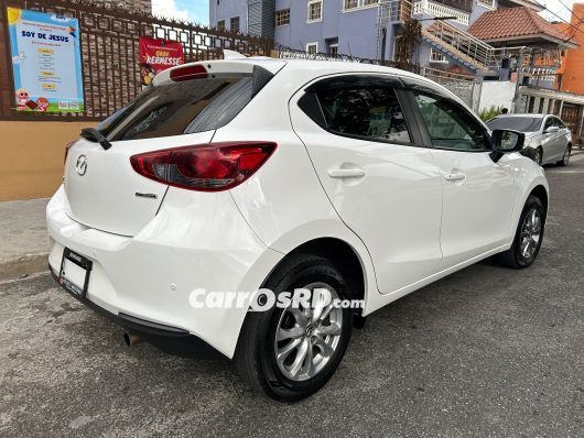 Mazda Demio Carros en venta