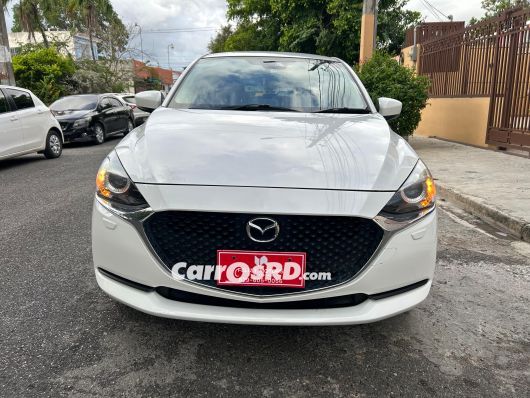 Mazda Demio Carros en venta
