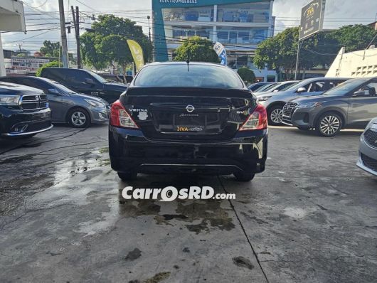 Nissan Versa Carros en venta