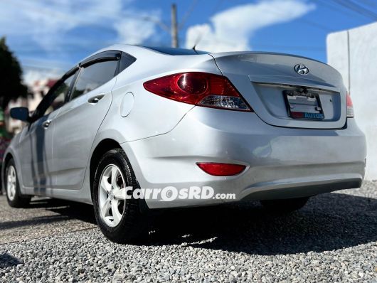 Hyundai Accent Carros en venta