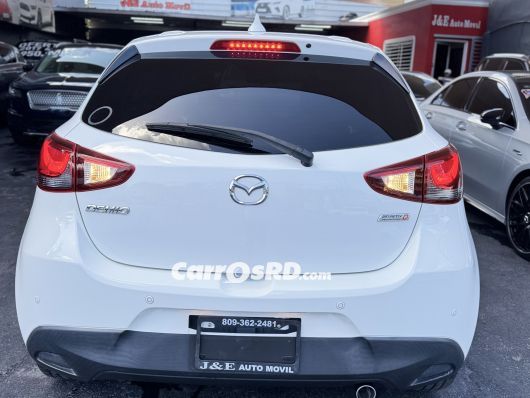 Mazda Demio Carros en venta