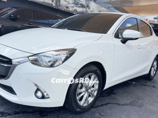 Mazda Demio Carros en venta