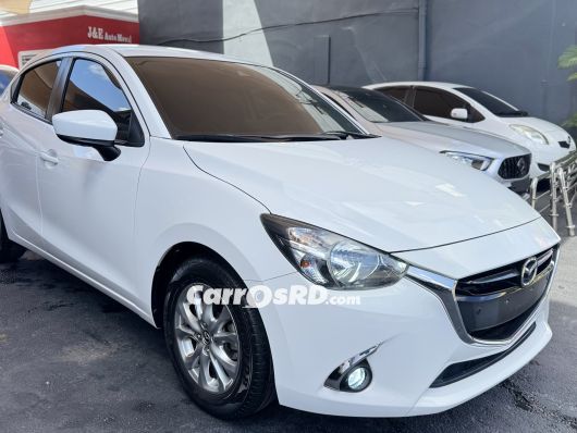 Mazda Demio Carros en venta