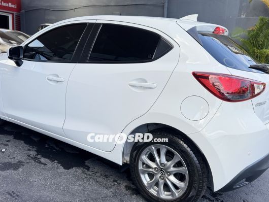 Mazda Demio Carros en venta