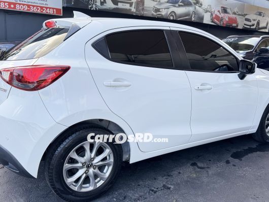 Mazda Demio Carros en venta
