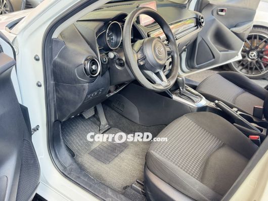 Mazda Demio Carros en venta