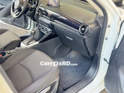 Mazda Demio Carros en venta