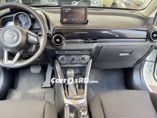 Mazda Demio Carros en venta