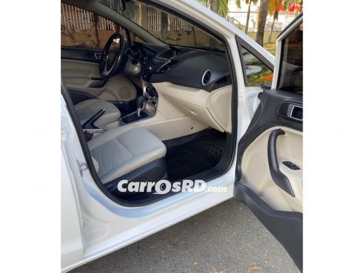 Ford Fiesta Carros en venta