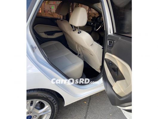 Ford Fiesta Carros en venta