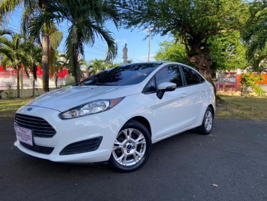 Ford Fiesta SE en venta