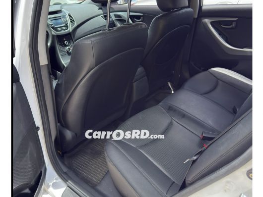 Hyundai Avante Carros en venta