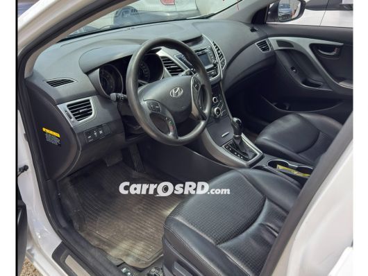 Hyundai Avante Carros en venta