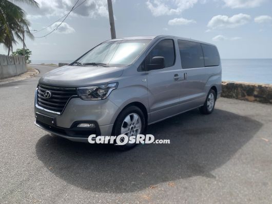 Hyundai Grand Starex Minivan en venta