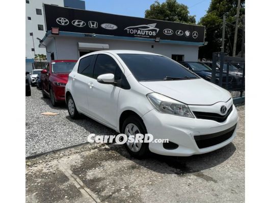 Toyota Vitz Carros en venta