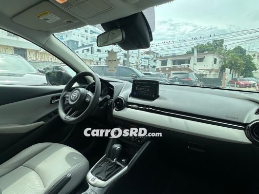 Toyota Yaris Carros en venta