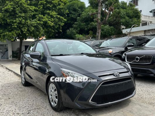 Toyota Yaris Carros en venta