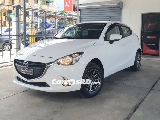 Mazda Demio Carros en venta