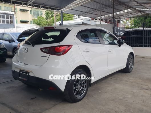 Mazda Demio Carros en venta