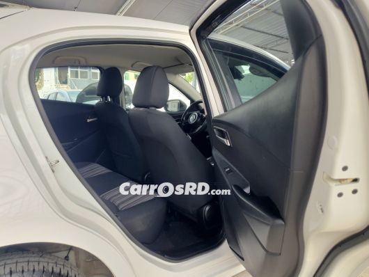 Mazda Demio Carros en venta