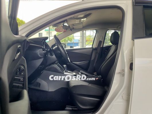 Mazda Demio Carros en venta