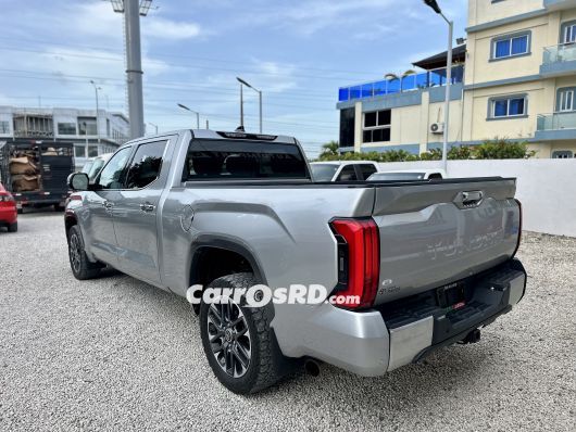Toyota Tundra Camioneta en venta