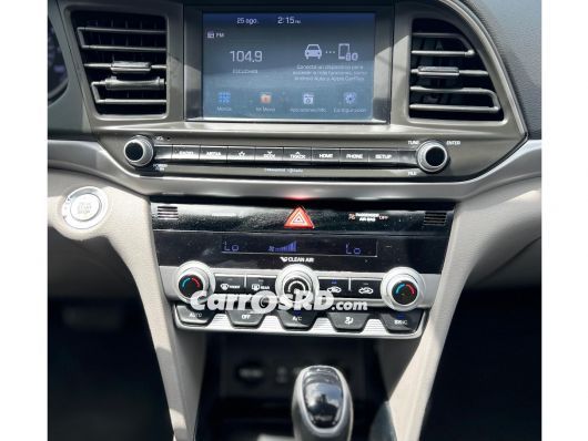 Hyundai Elantra Carros en venta