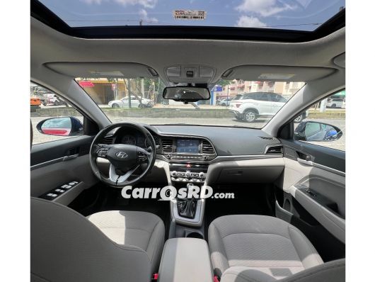 Hyundai Elantra Carros en venta