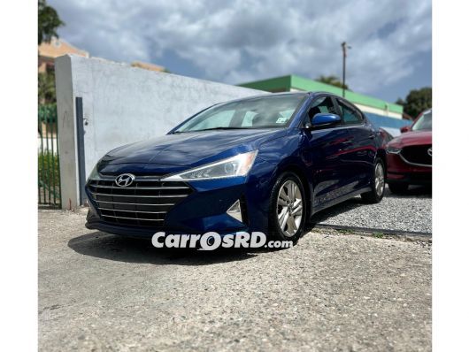 Hyundai Elantra Carros en venta