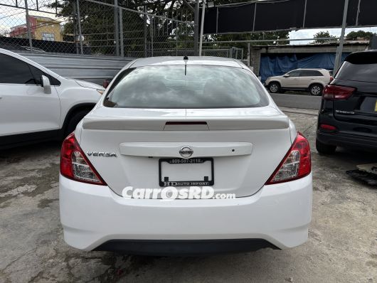 Nissan Versa Carros en venta