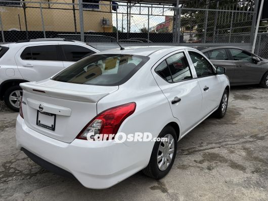 Nissan Versa Carros en venta