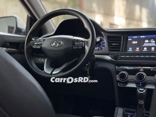 Hyundai Elantra Carros en venta