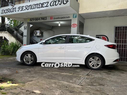 Hyundai Elantra Carros en venta