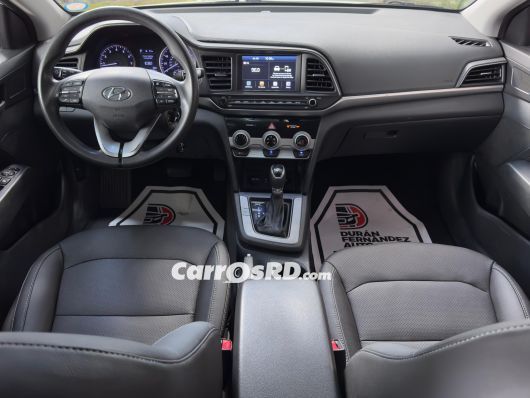 Hyundai Elantra Carros en venta