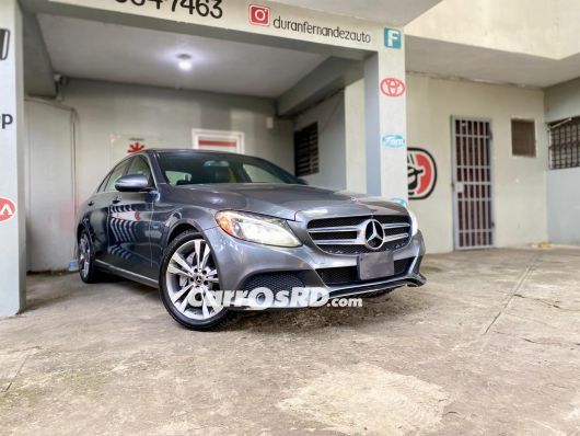 Mercedes-Benz Clase C Carros en venta