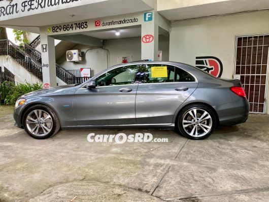 Mercedes-Benz Clase C Carros en venta