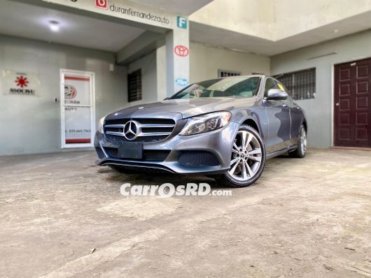 Mercedes-Benz Clase C Carros en venta