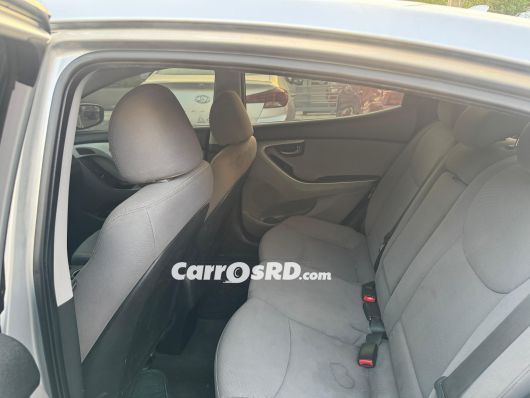 Hyundai Elantra Carros en venta