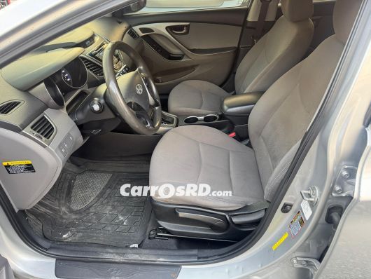 Hyundai Elantra Carros en venta