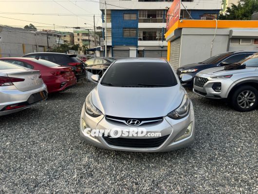 Hyundai Elantra Carros en venta