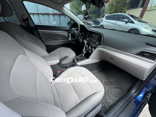 Hyundai Elantra Carros en venta