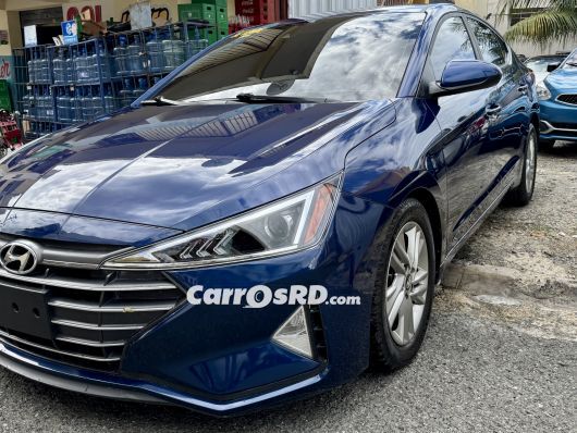 Hyundai Elantra Carros en venta