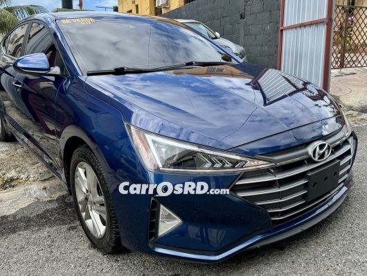 Hyundai Elantra Carros en venta