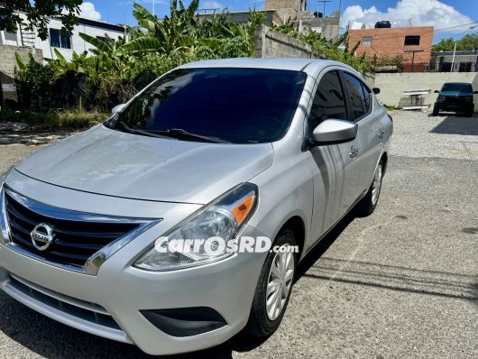 Nissan Versa Carros en venta