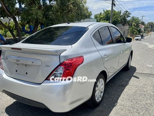 Nissan Versa Carros en venta