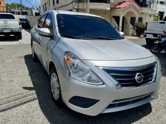Nissan Versa SV en venta